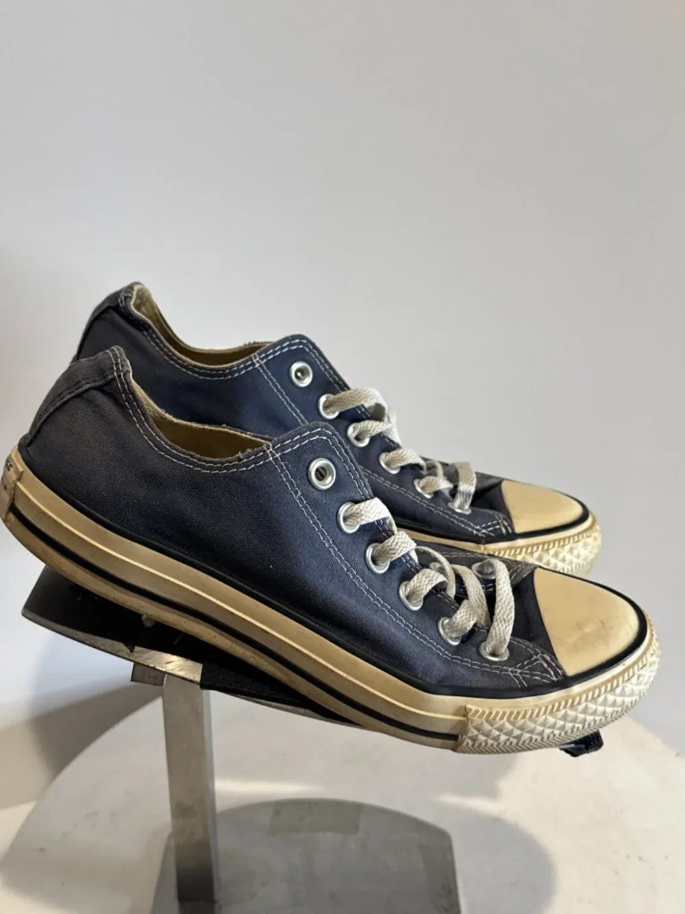 Converse M9697 Blue Sneakers  Women's size 7.5 Men's size 5.5
